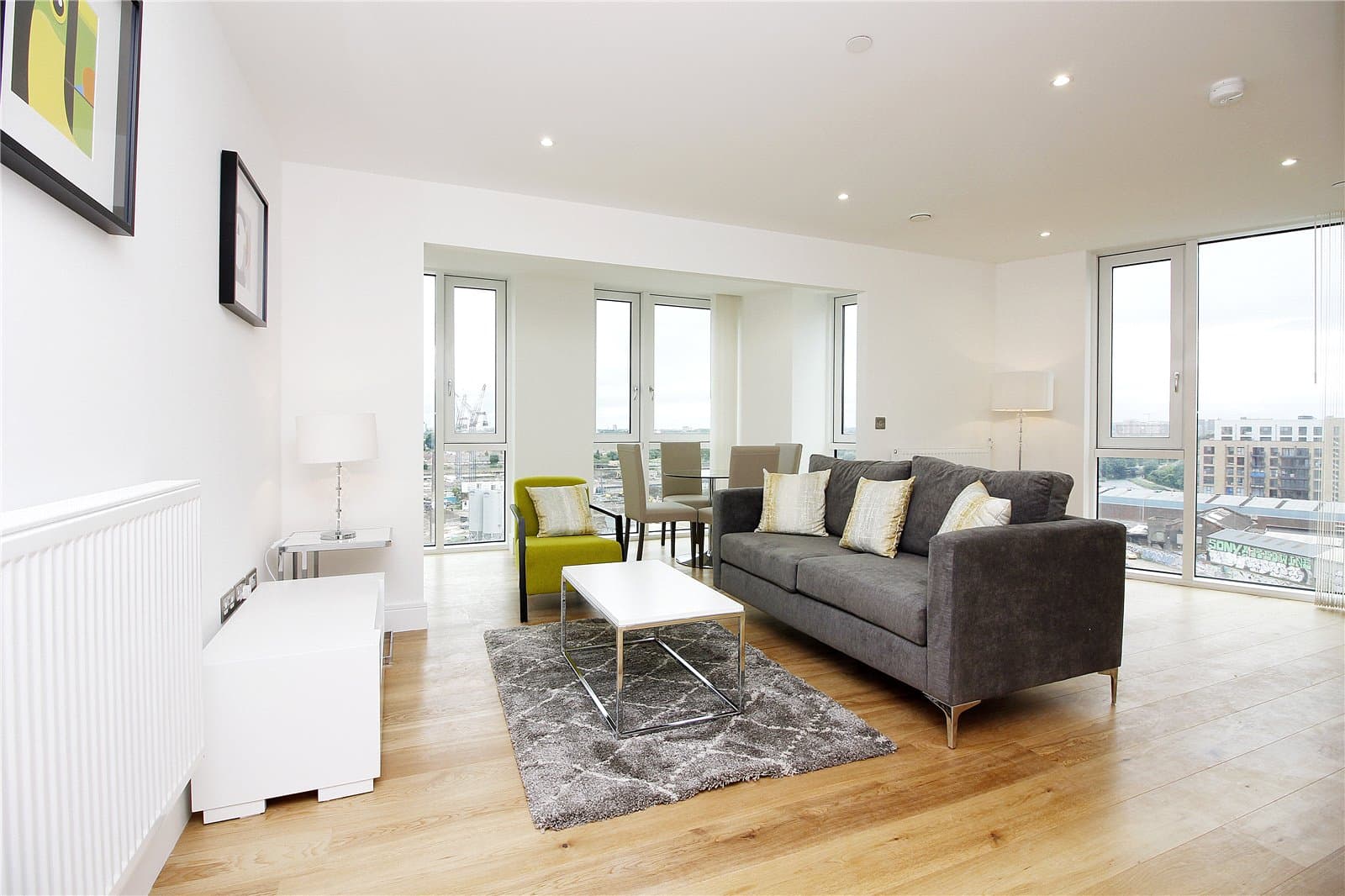 High Street, Stratford, London, E15 2GT