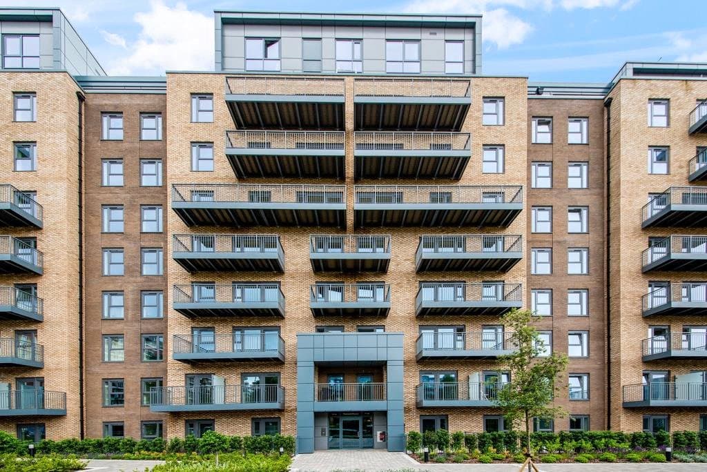 8 East Drive, Beaufort Park, London, NW9 4FE