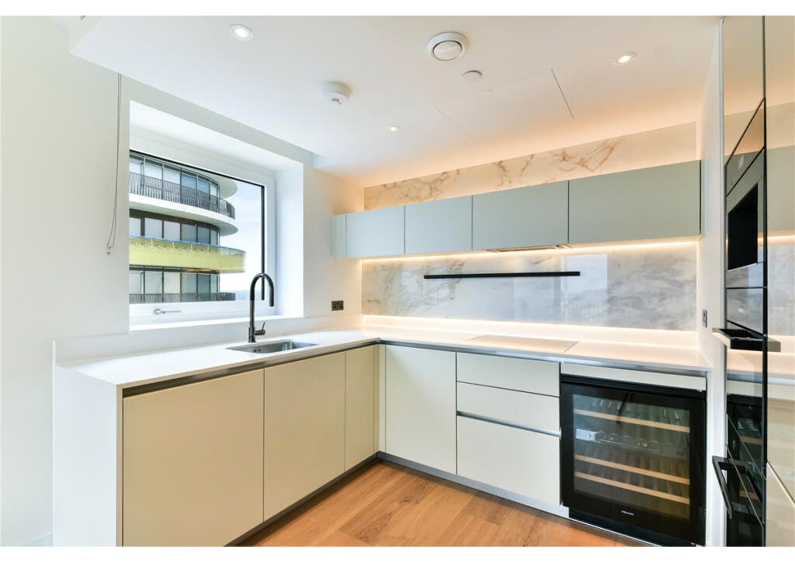 Parkside Apartments, Cascade Way, London, W12 7RE