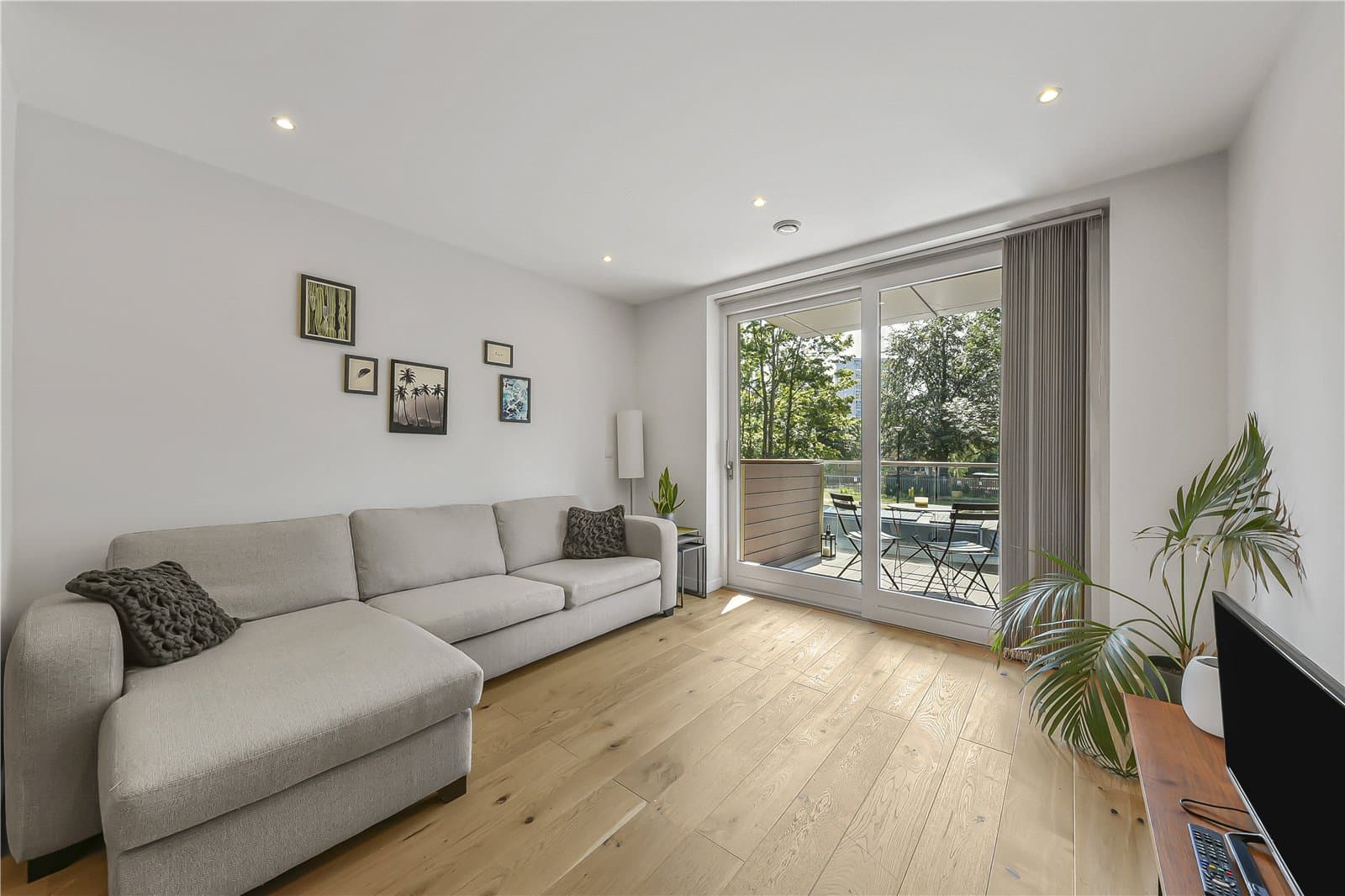 82 Amberley Road, London, W9 2JY