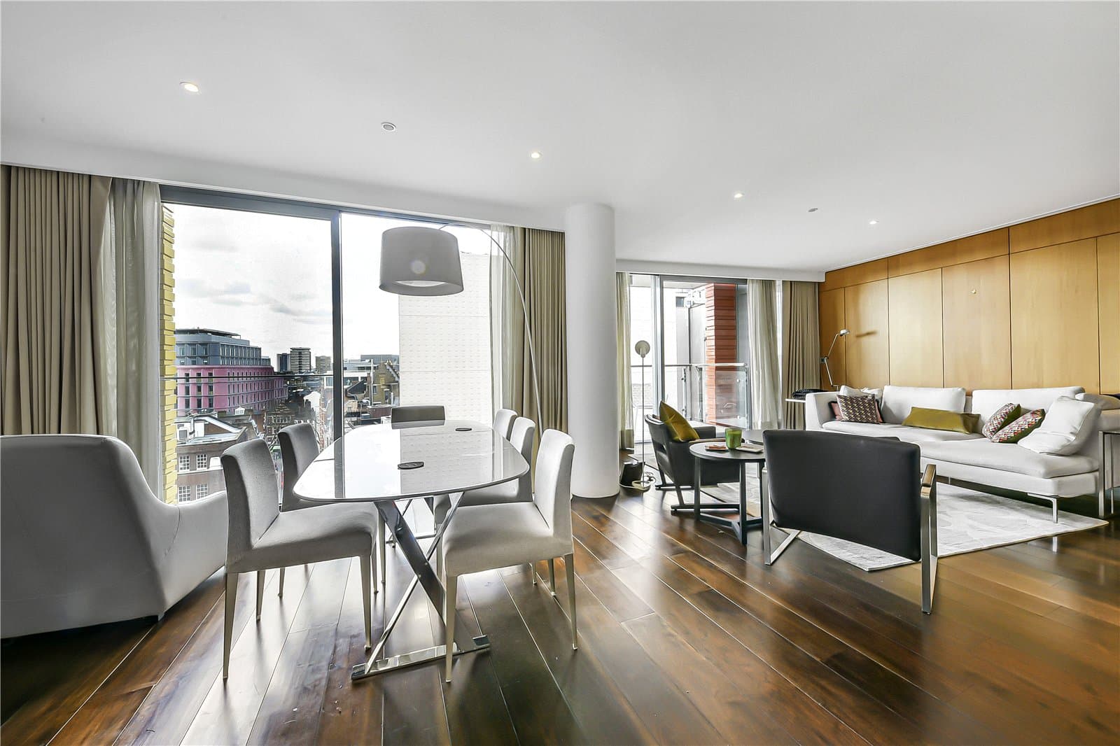 Central St Giles Piazza, London, WC2H 8AB
