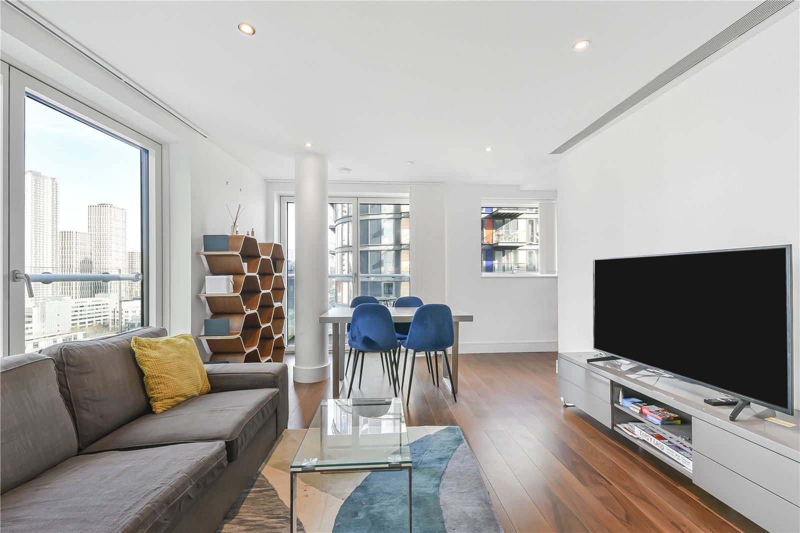 3 Lincoln Plaza, London, E14 9BL