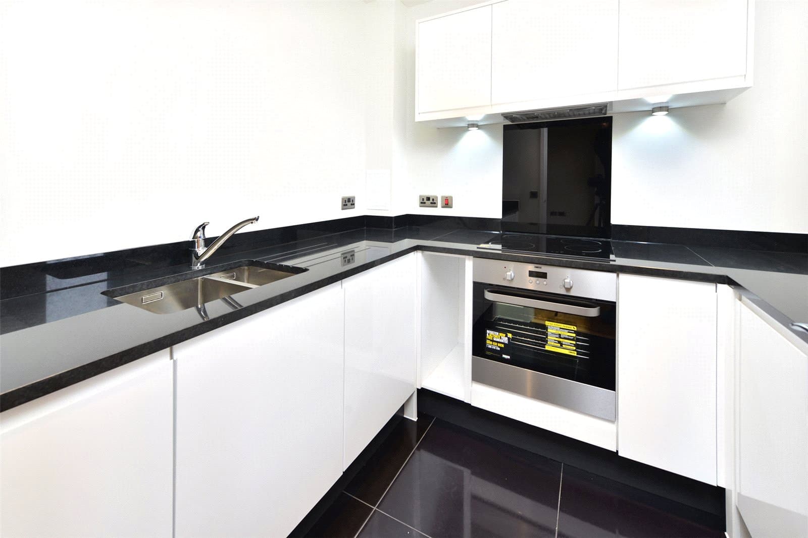 Greens Lanes Walk, London, N4 2GA