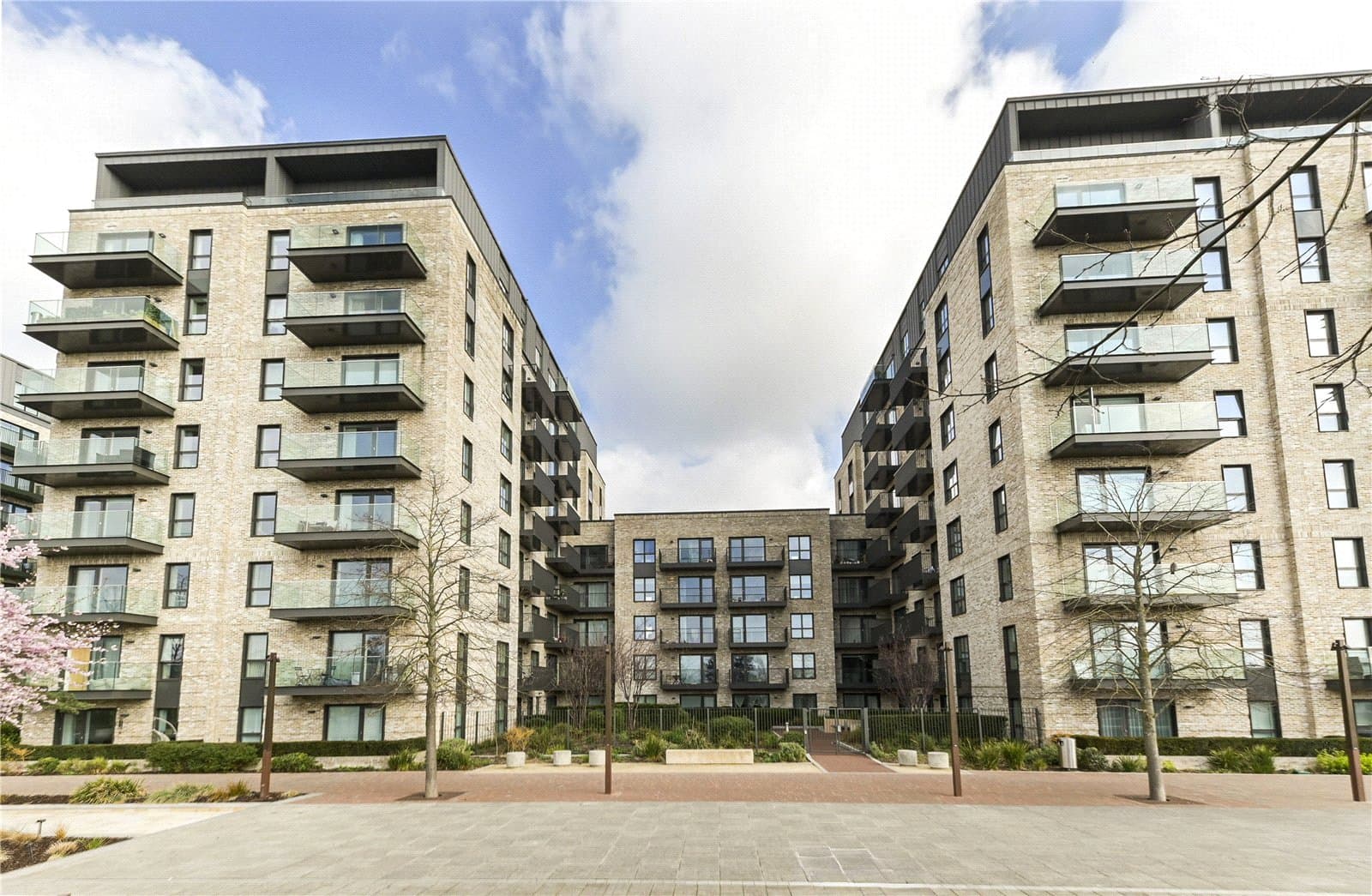 2 Accolade Avenue, Southall, UB1 1FS