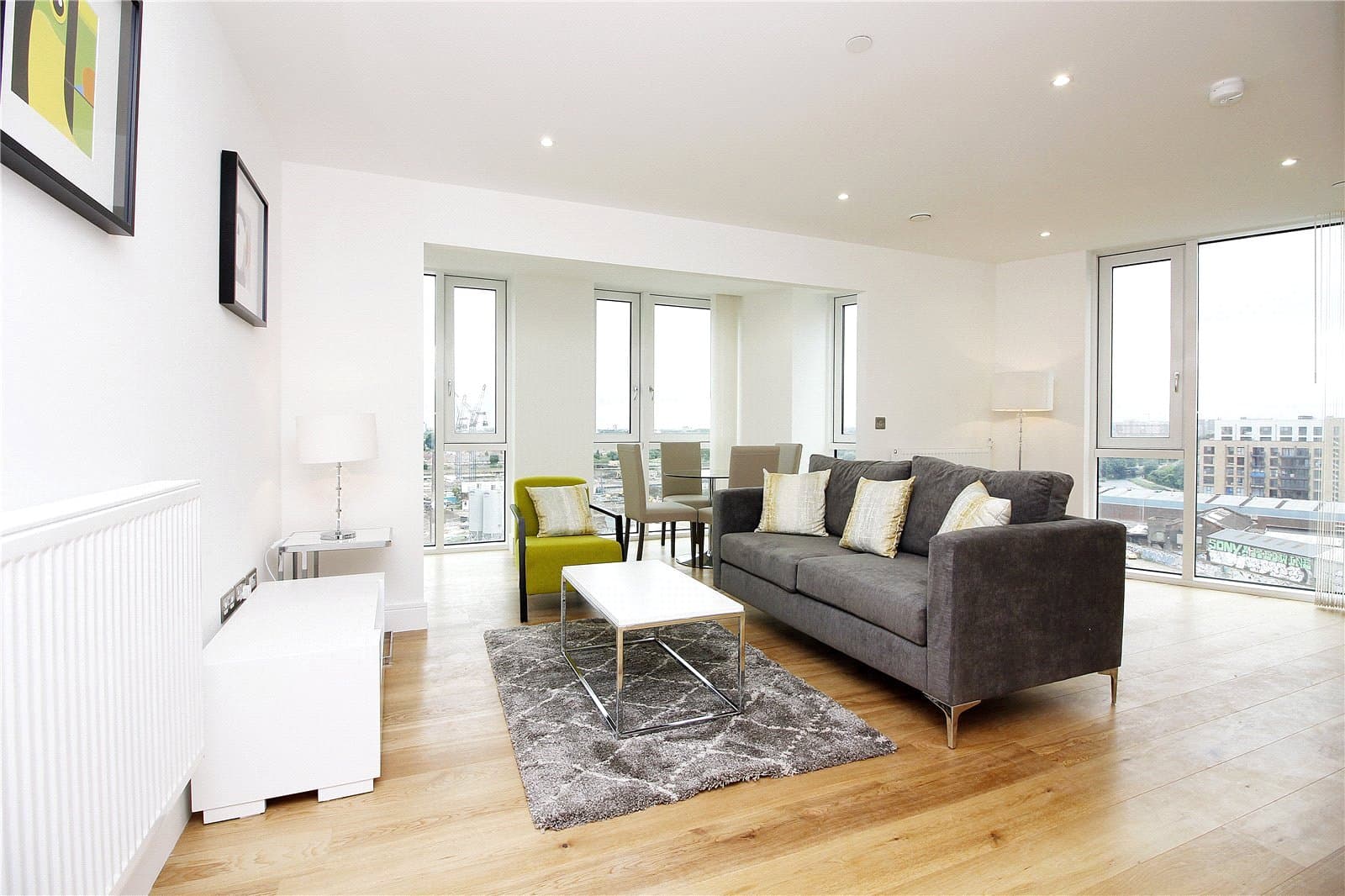 12 High Street, Stratford, London, E15 2GT