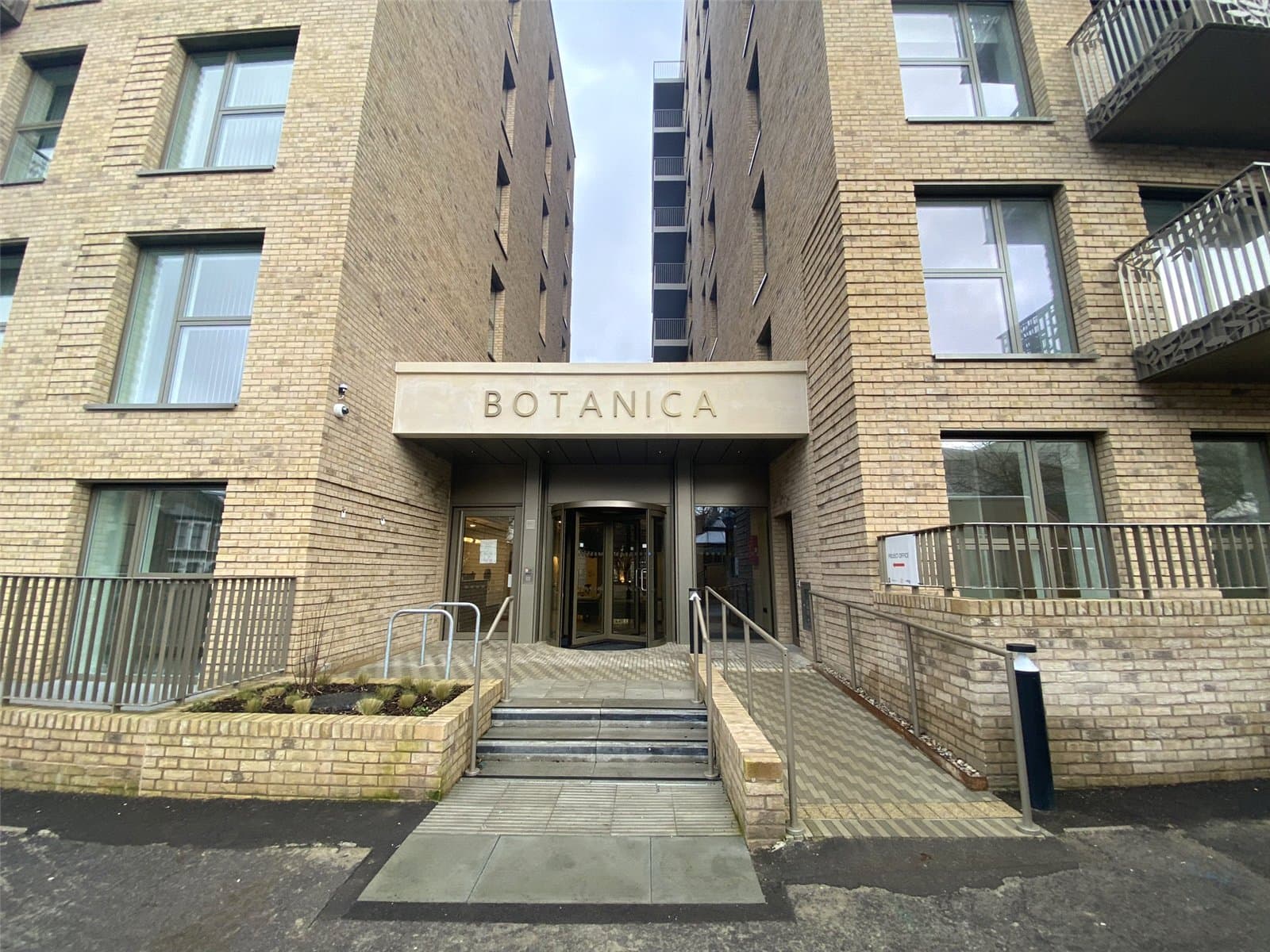 Andrena Apartments, 1 Potters Road, London, SW6 2WQ
