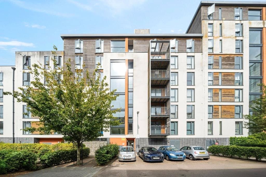 2 Joslin Avenue, Colindale, London, NW9 5JW