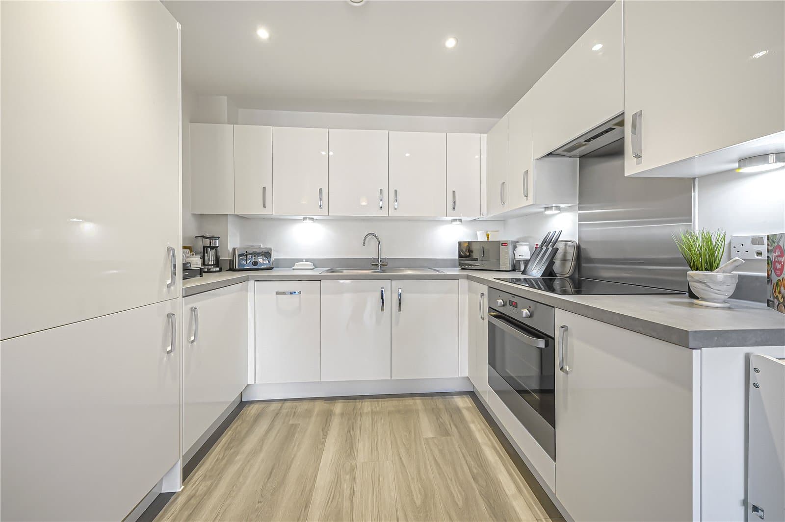 Holmesley Road, Borehamwood, WD6 1AP