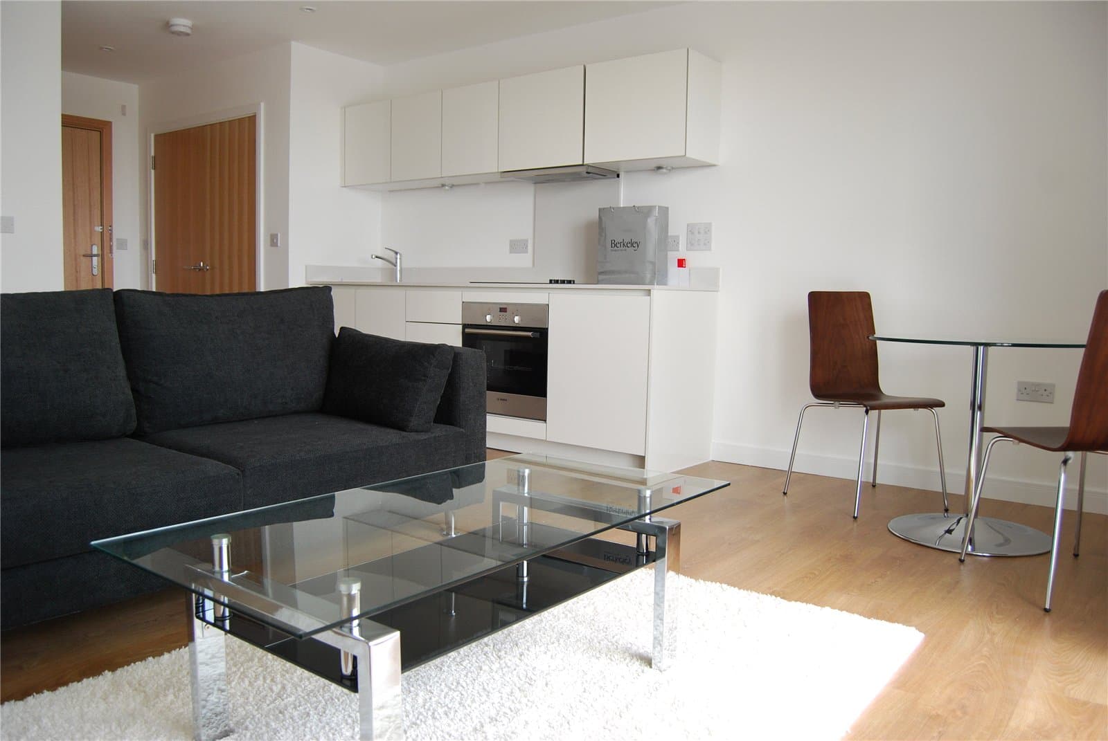 10 Seven Sea Gardens, London, E3 3GW