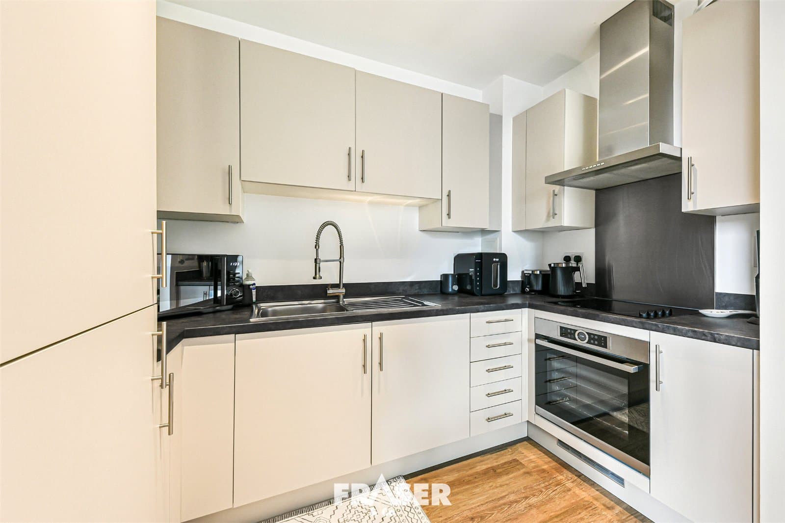 Macclesfield Road, LONDON, EC1V 8DJ