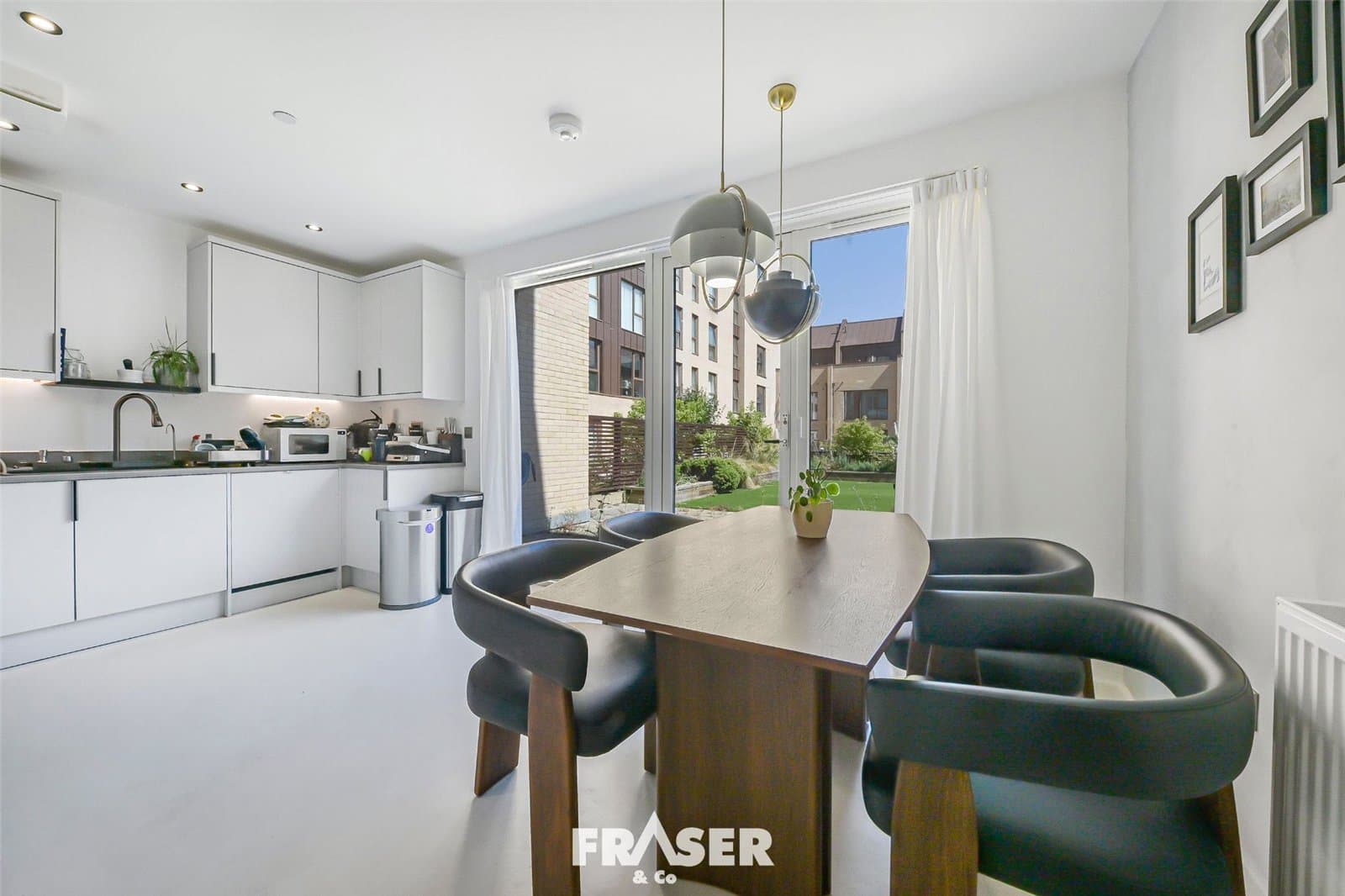 India Way, Mill Hill, Barnet, NW7 1TX